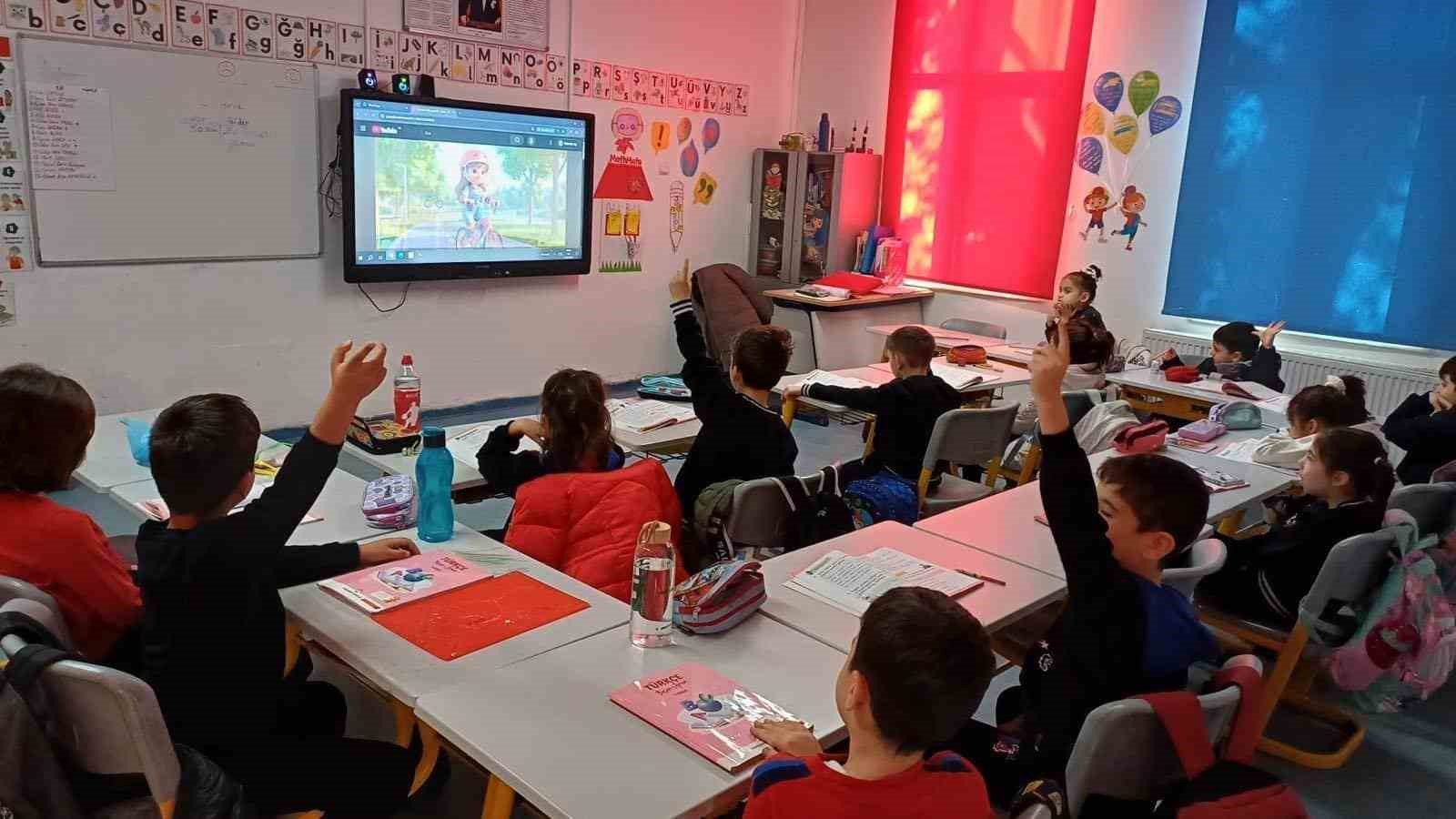 Burhaniye’de okullarda Finansal Okuryazarlık dersi
