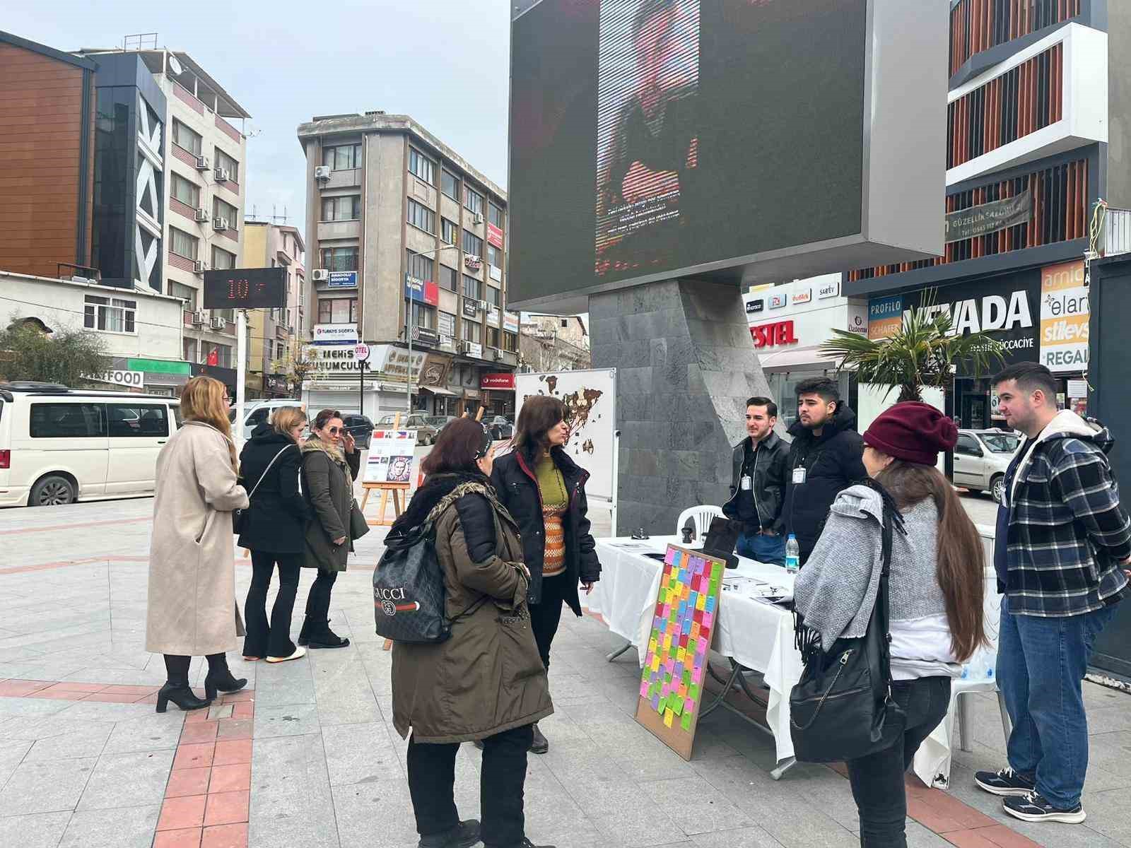 Burhaniye’de üniversitelilerden anlamlı bir proje
Burhaniye’de üniversitelilerden anlamlı bir proje