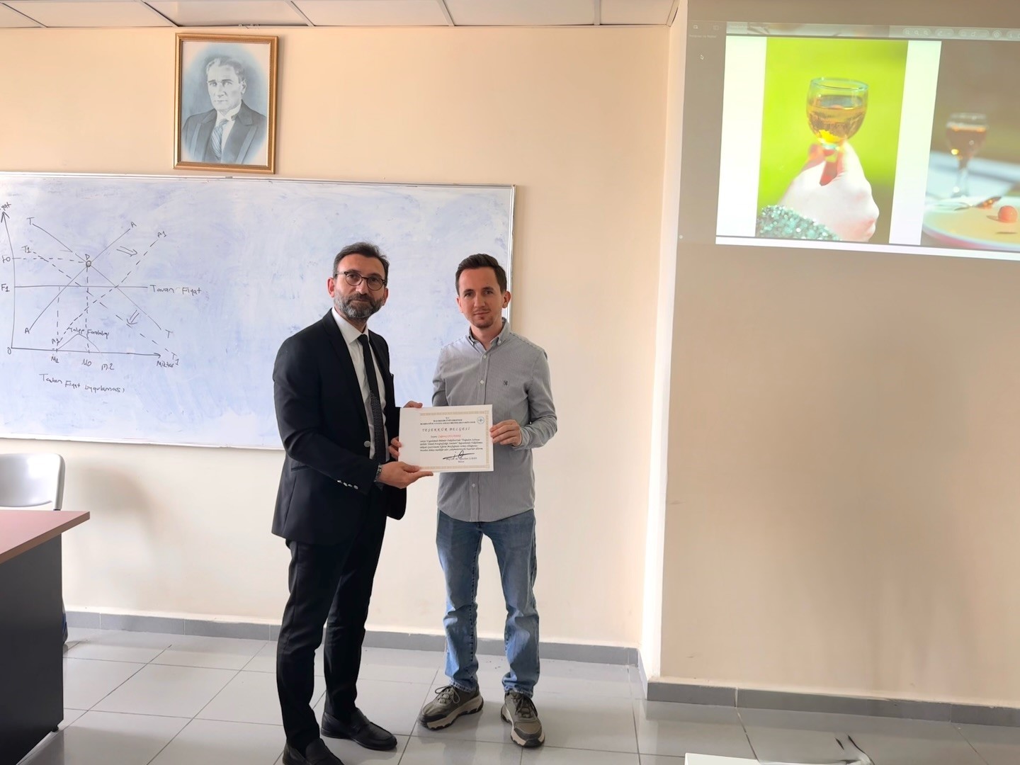 Burhaniye’de yemek fotoğrafçılığı eğitimi
Burhaniye’de yemek fotoğrafçılığı eğitimi