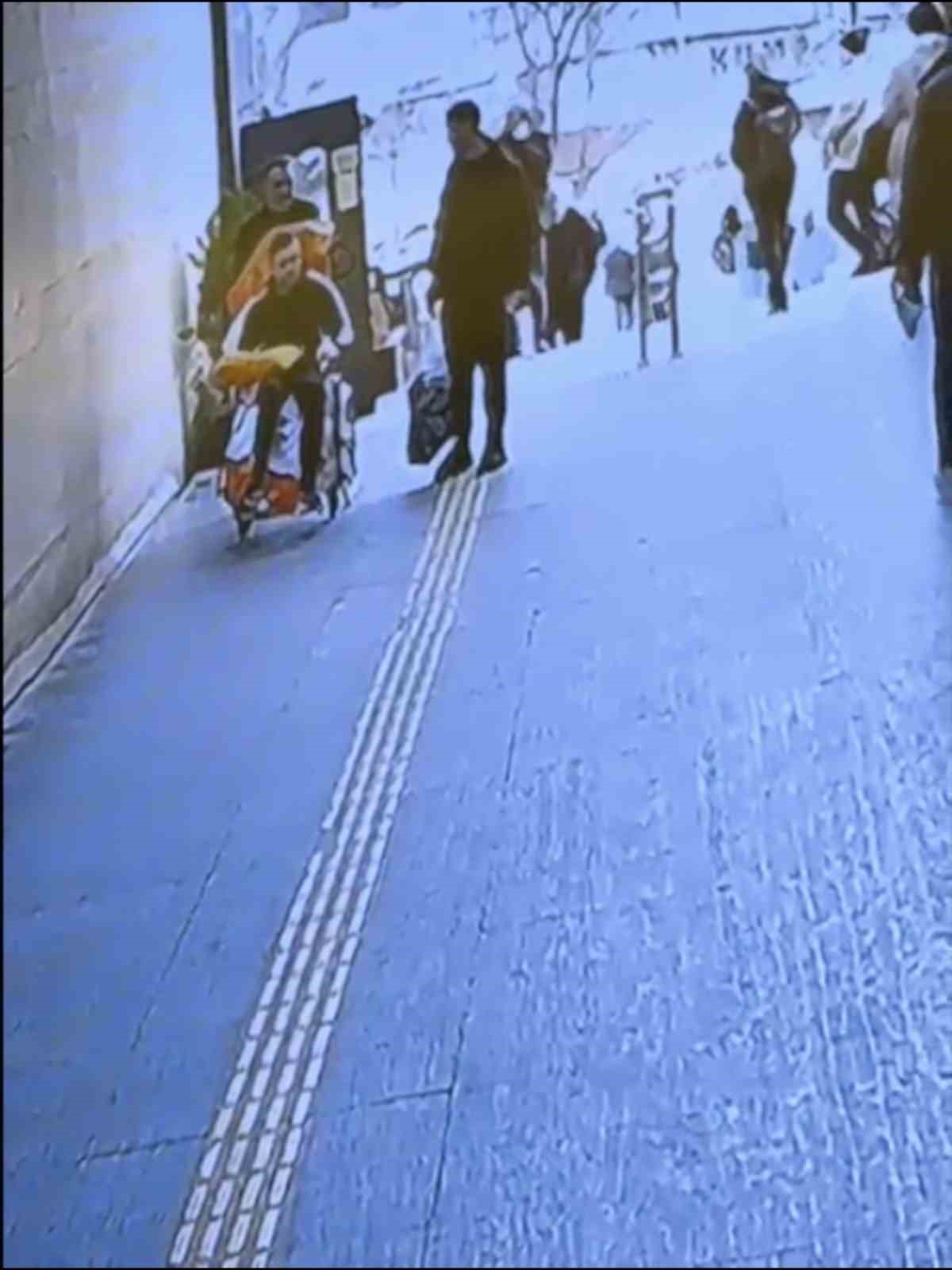 Bursa Adliyesinde 2 kişinin öldüğü, 1 uzman çavuşun şehit olduğu kanlı saldırının yeni görüntüleri ortaya çıktı
