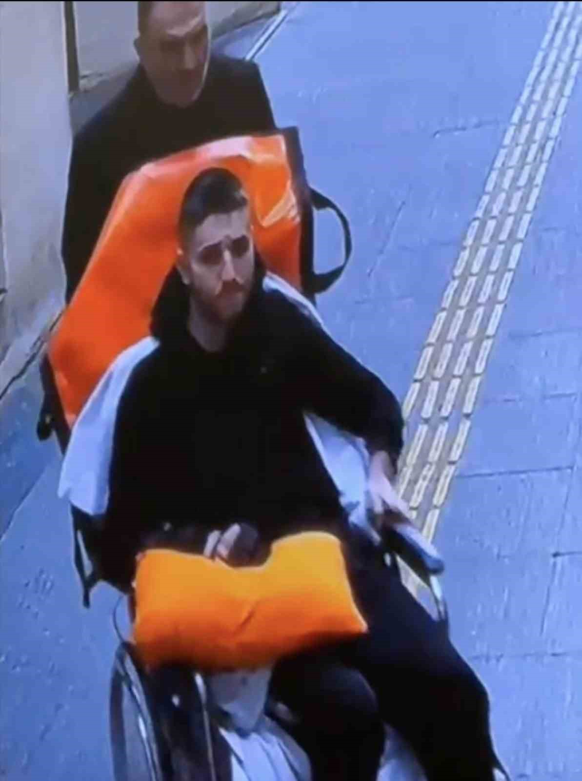 Bursa Adliyesinde 2 kişinin öldüğü, 1 uzman çavuşun şehit olduğu kanlı saldırının yeni görüntüleri ortaya çıktı
