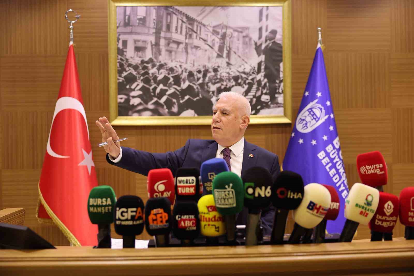 Bursa Büyükşehir Belediye Başkanı Bozbey: "20 senedir yapılmamış hizmetleri yapıyoruz"

