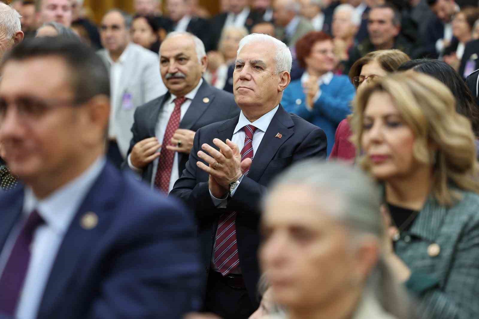 Bursa Büyükşehir Belediye Başkanı Bozbey’den Genel Başkan Özel’e ziyaret
