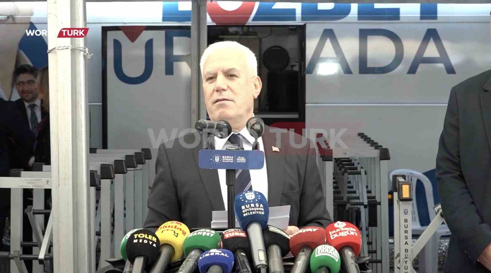 Bursa Büyükşehir Belediye Başkanı Bozbey’e saldırı girişimi kameralara yansıdı
