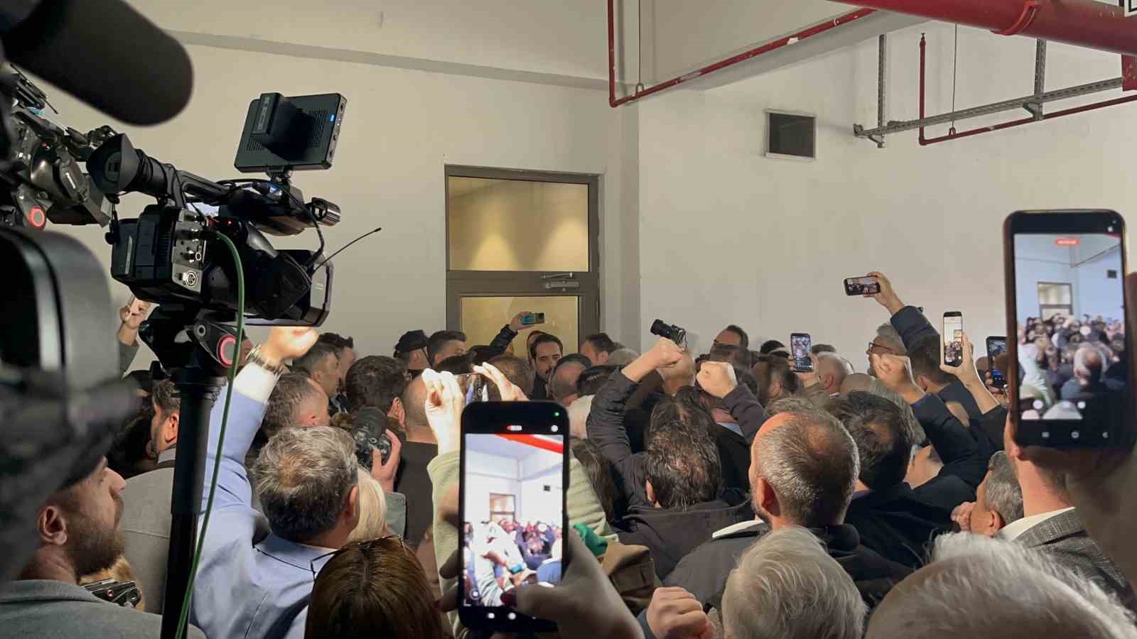 Bursa Büyükşehir Belediye Meclisi’ndeki seçim öncesi gerginlik yaşandı
