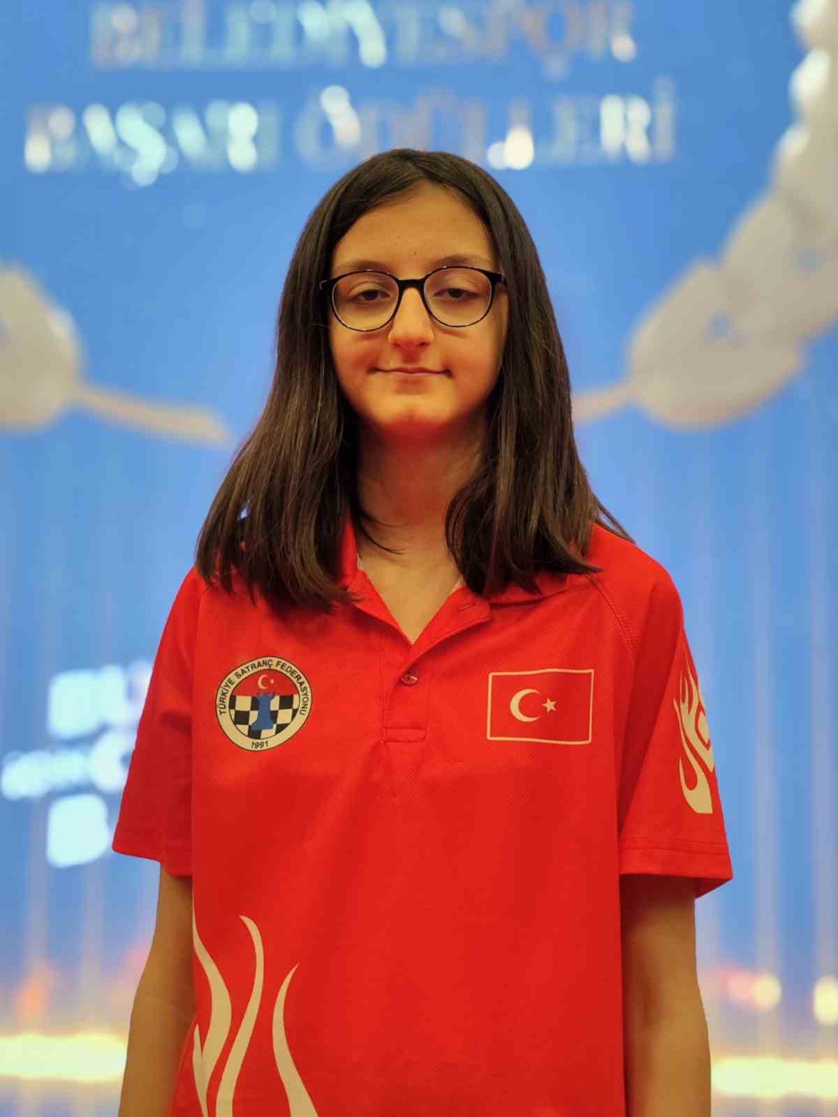 Bursa Büyükşehir Belediyesporlu Arya Aydoğan dünya dördüncüsü
