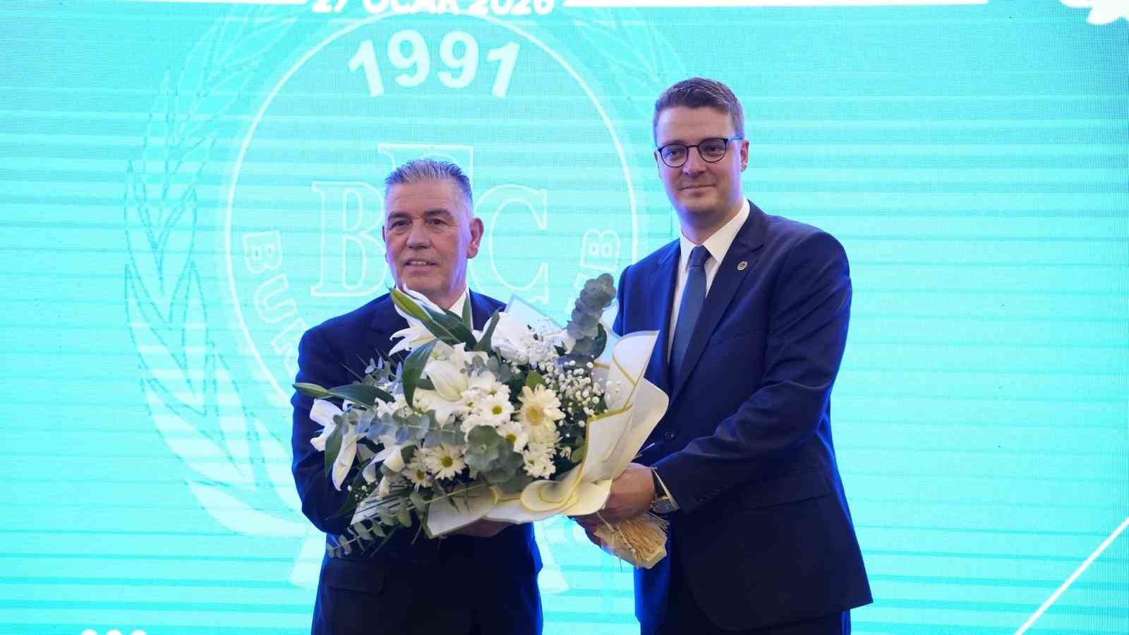 Bursa Fan Clup’te bayrak değişimi
Bursa Fan Clup’te bayrak değişimi