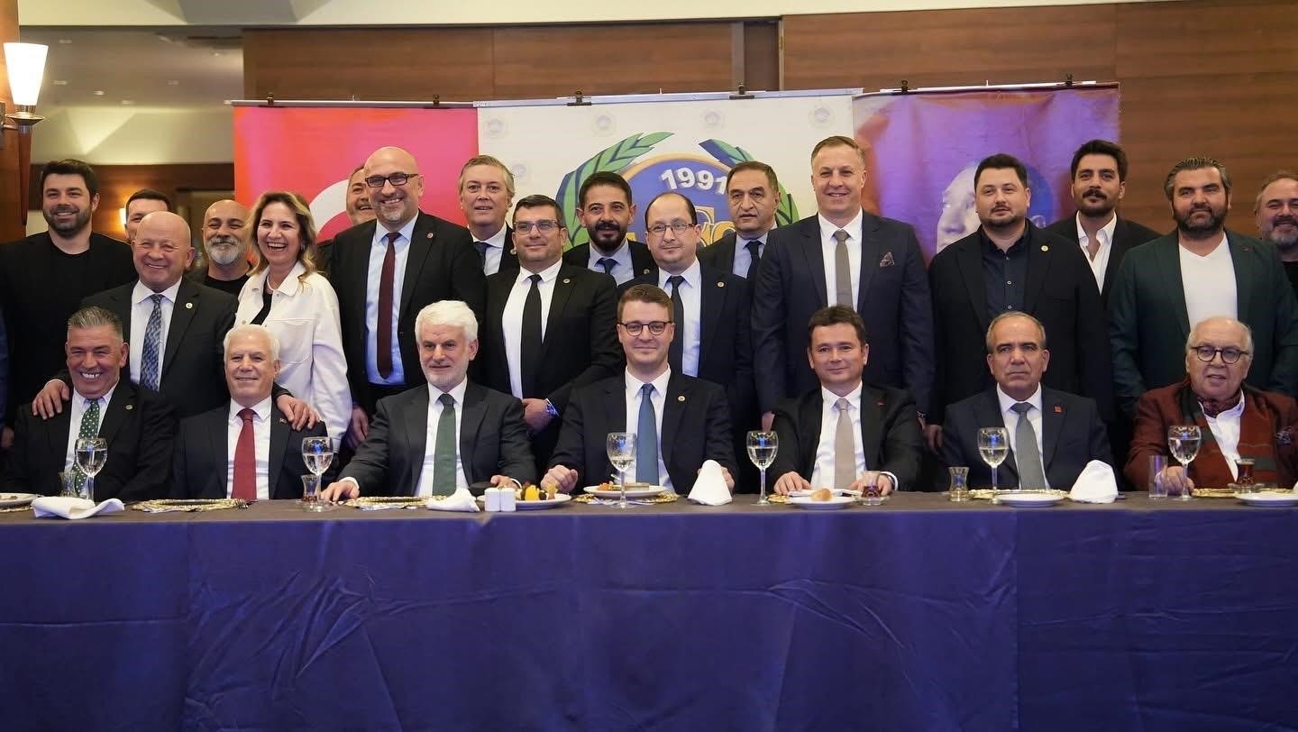 Bursa Fan Clup’te bayrak değişimi
Bursa Fan Clup’te bayrak değişimi