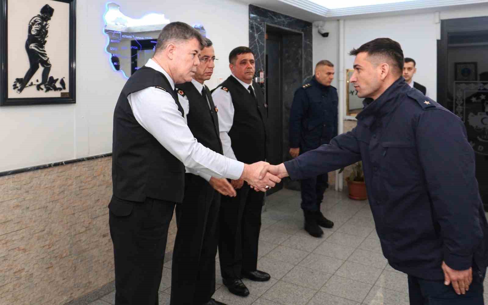 Bursa İl Jandarma Komutanı Tataroğlu personelle bayramlaştı
