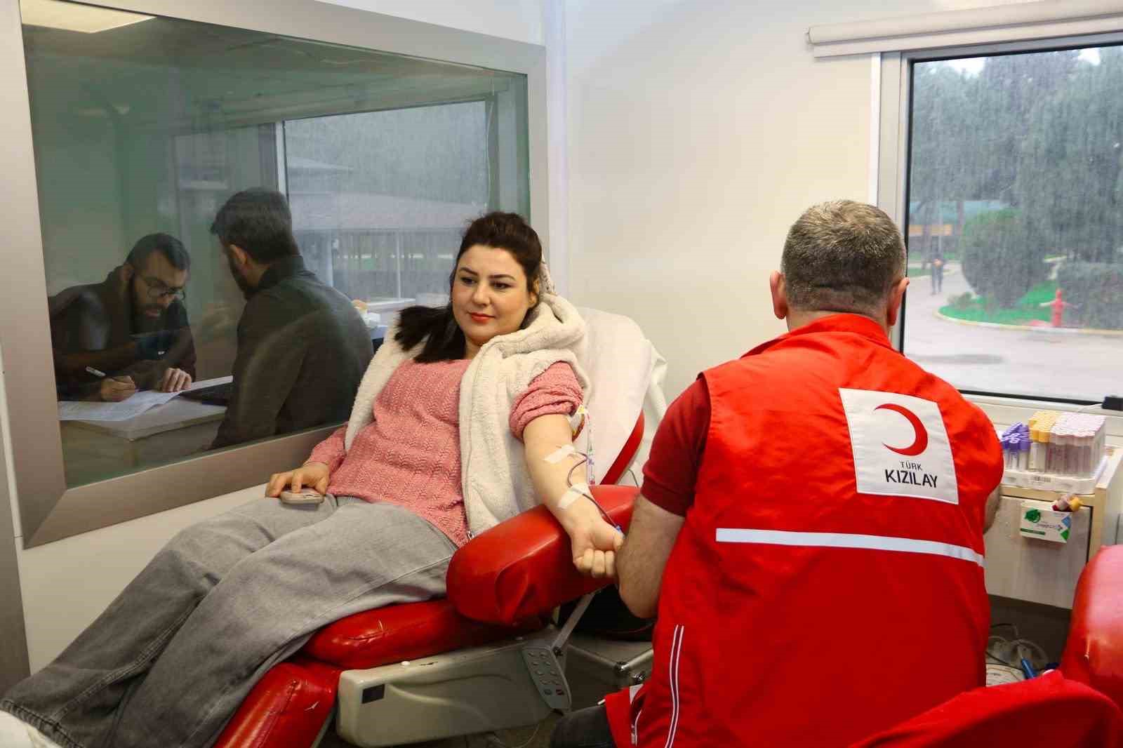 Bursa Jandarması’ndan Kızılay’a anlamlı katkı
