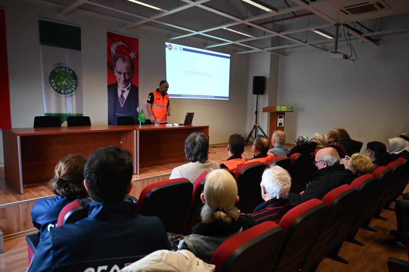 Bursa Kent Konseyi afetle mücadele ediyor
