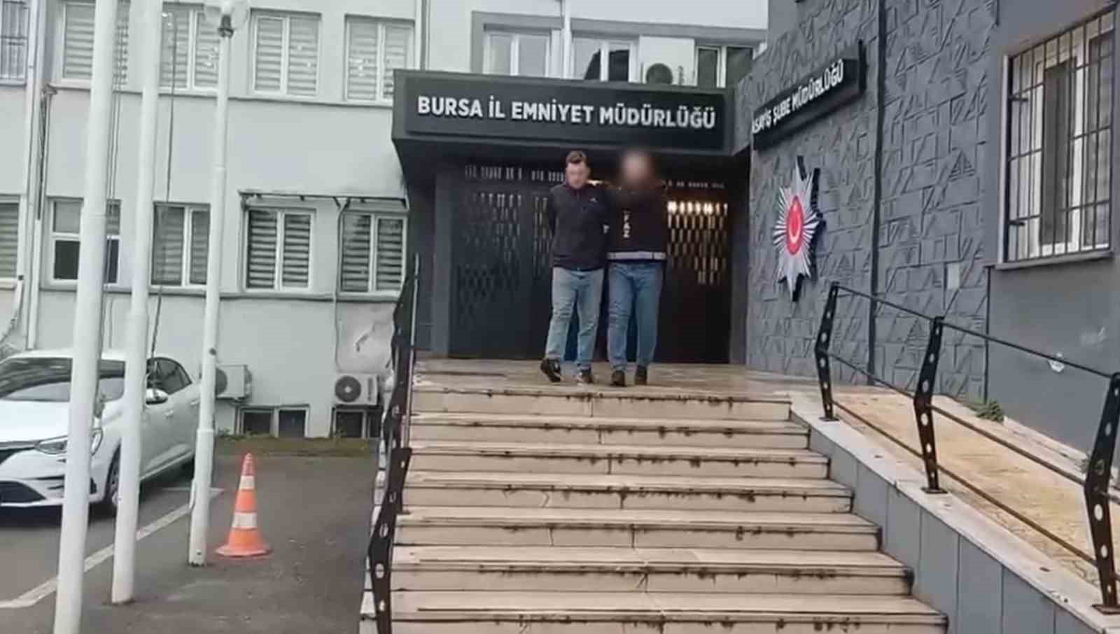 Bursa merkezli operasyonda 15 firari yakalandı
