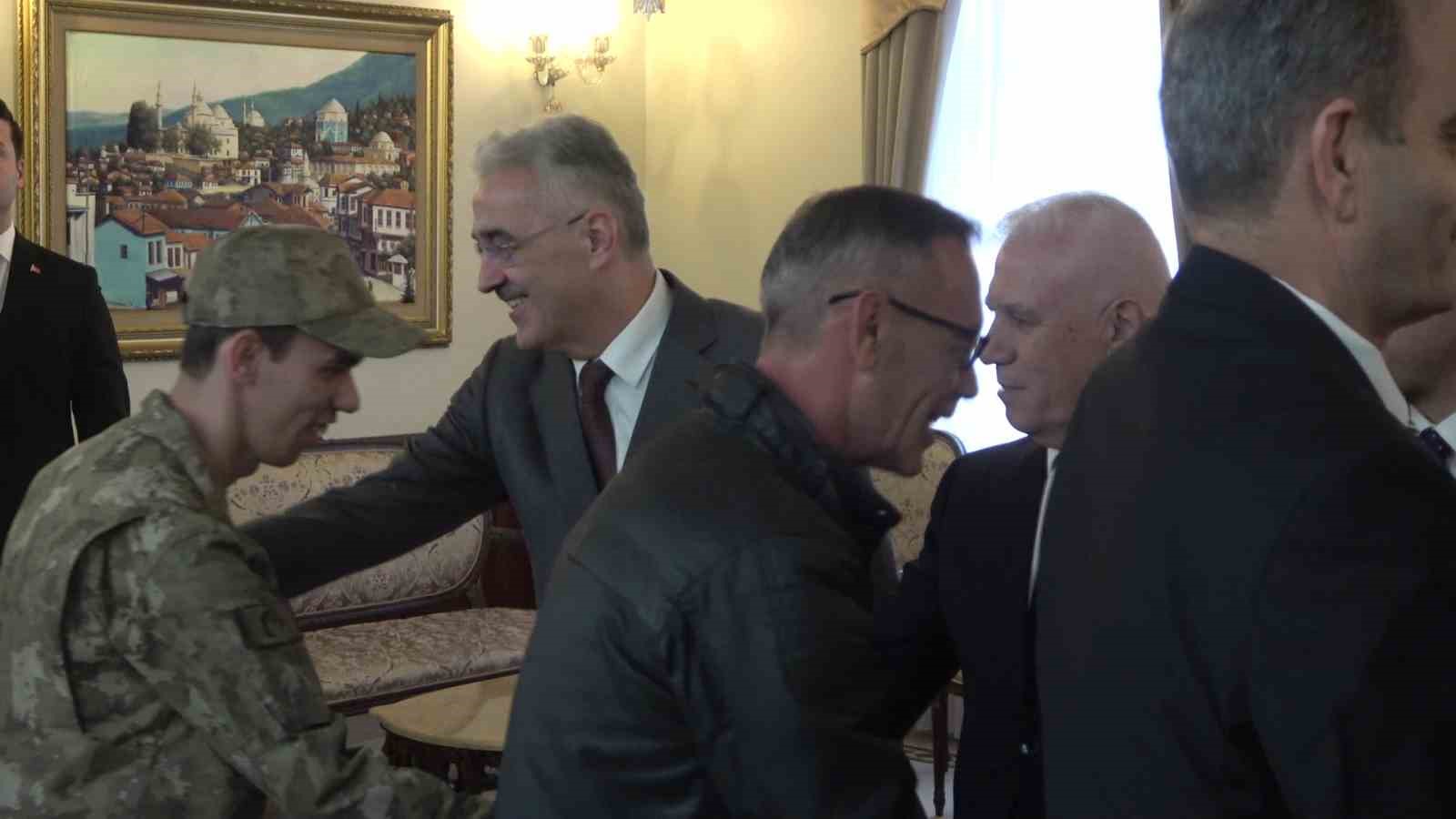 Bursa protokolü bayramlaşmak için bir araya geldi
