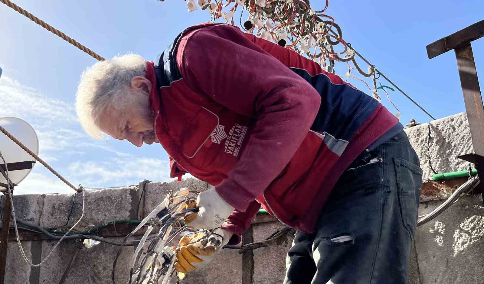 Bursa Ulu Cami’ye Ramazan mahyası: ’Kul hakkından sakın’
