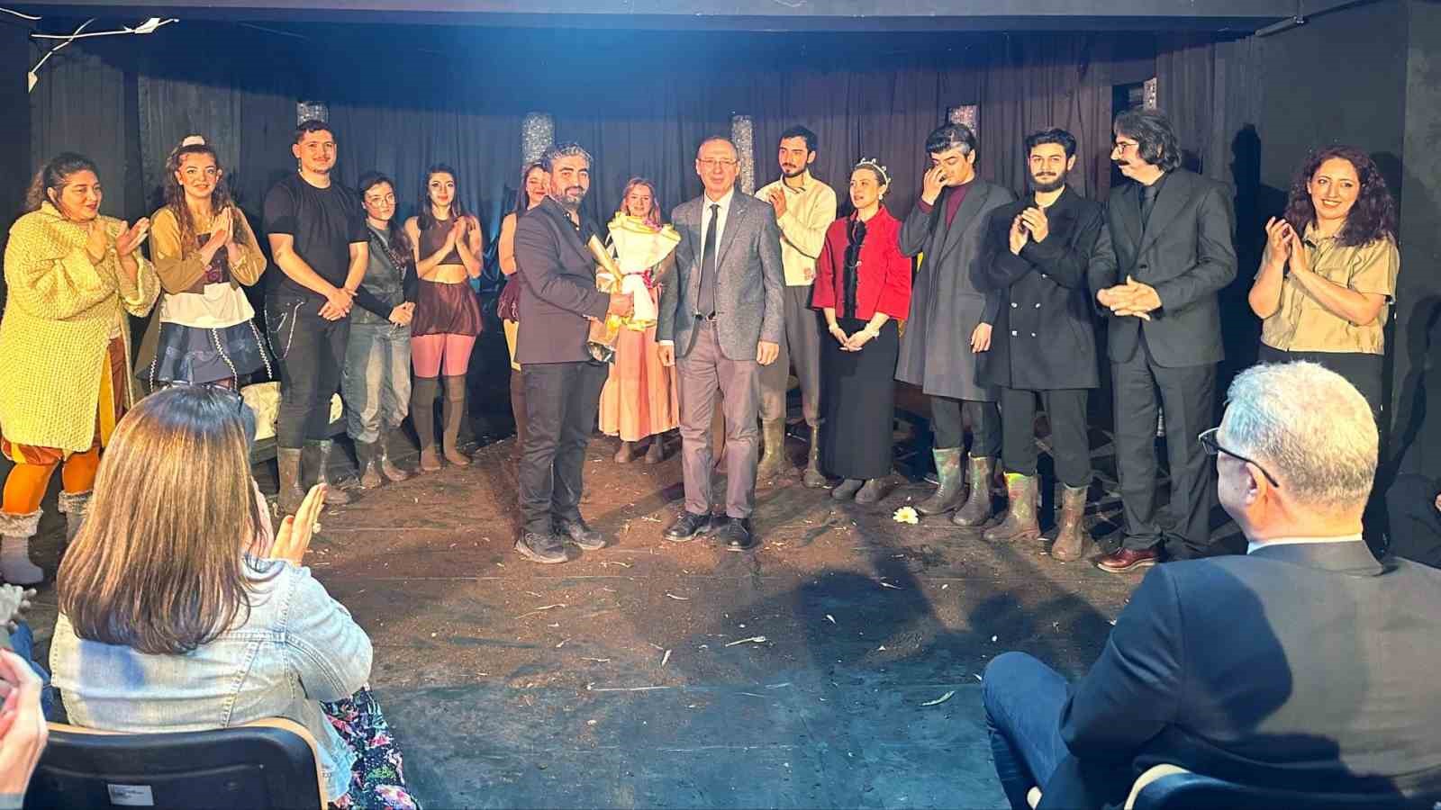 Bursa Uludağ Üniversitesi Güzel Sanatlar Fakültesi’nde tiyatro günü
