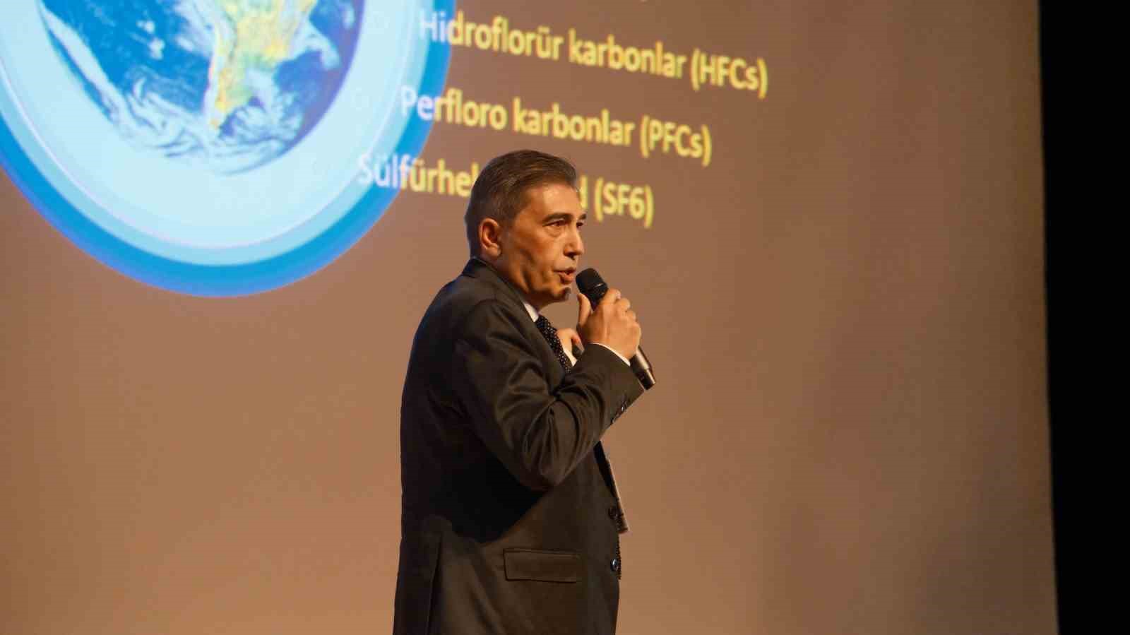 Bursa Vali Yardımcısı Doğan: "30-40 yıl içinde artan dünya nüfusuna ne toprak ne de üretim yetecek"
