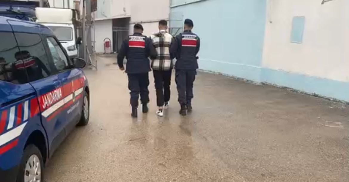 Bursa’da 17 yıl 29 ay hapis cezası bulunan firari yakalandı
