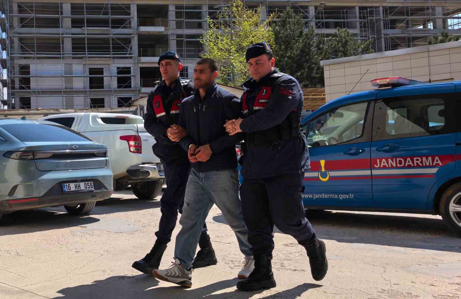 Bursa’da 17 yıl hapis cezası bulunan şahıs jandarma ekiplerince yakalandı
