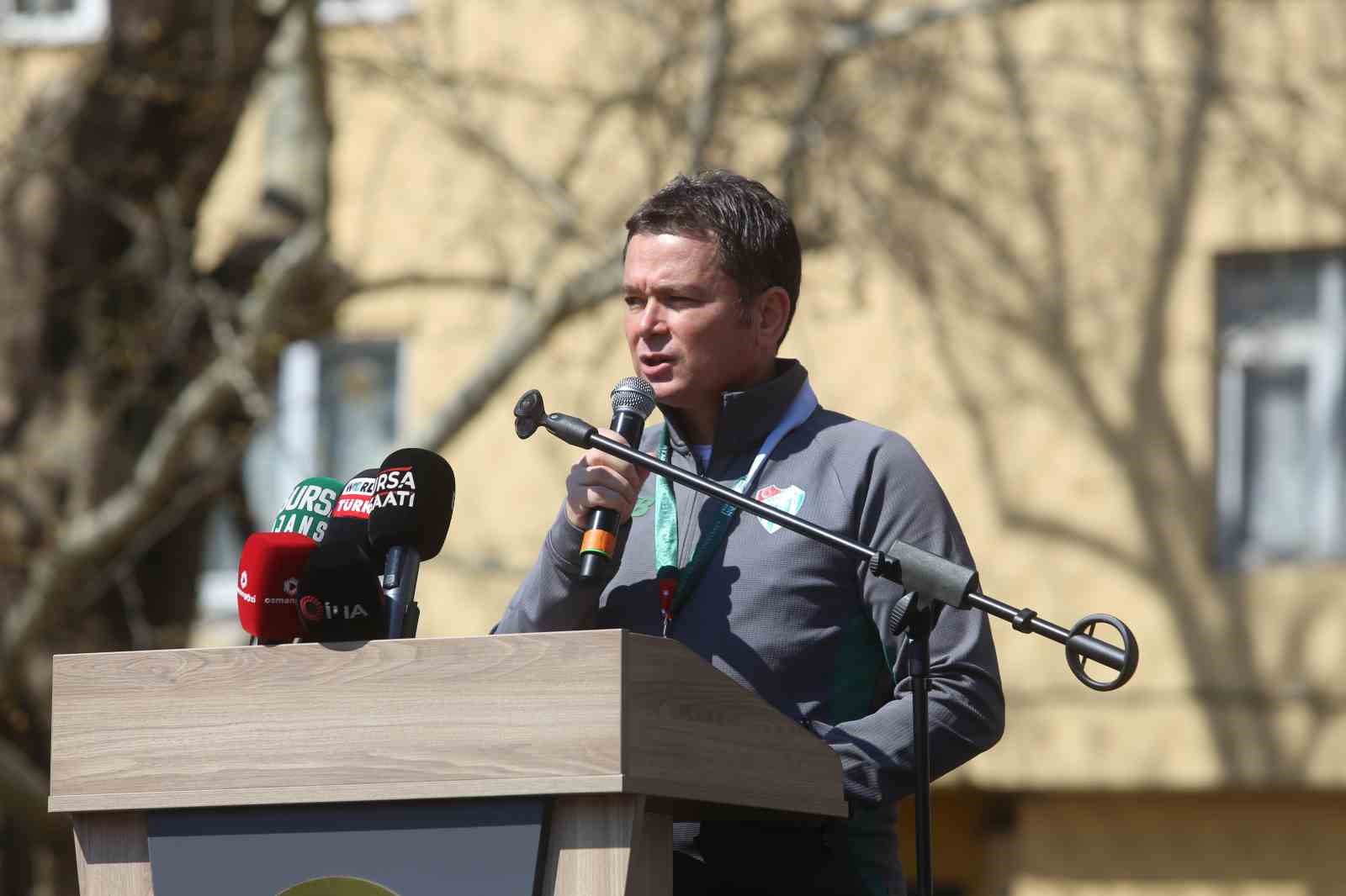 Bursa’da 18. Uluslararası Osmangazi Tarihi Kent Koşusu gerçekleştirildi
Bursa’da 18. Uluslararası Osmangazi Tarihi Kent Koşusu gerçekleştirildi