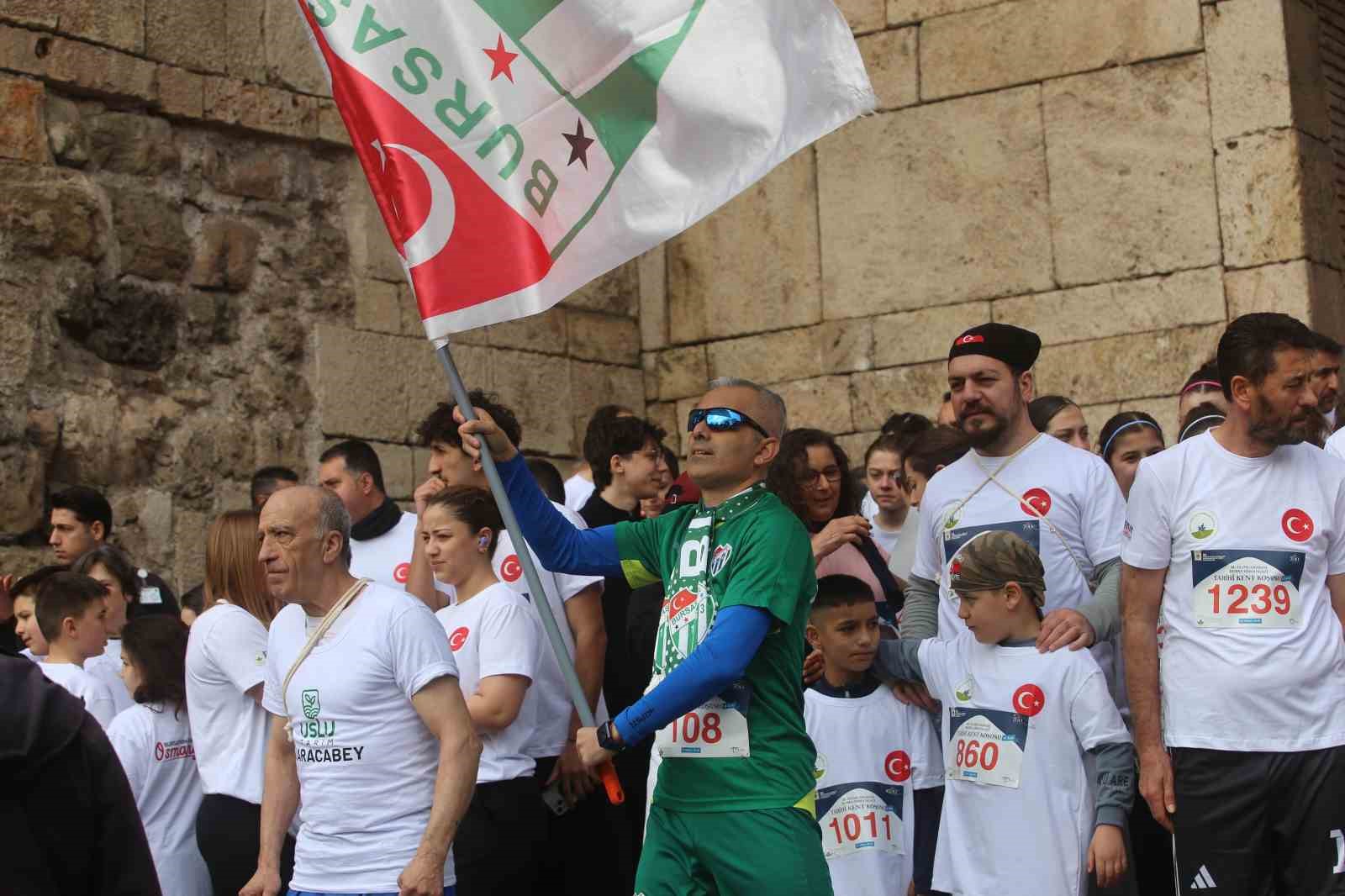 Bursa’da 18. Uluslararası Osmangazi Tarihi Kent Koşusu gerçekleştirildi
Bursa’da 18. Uluslararası Osmangazi Tarihi Kent Koşusu gerçekleştirildi