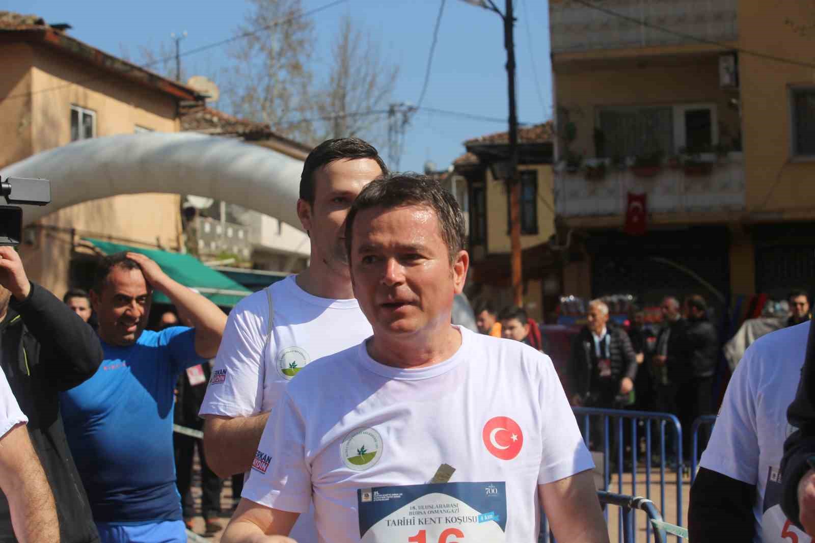 Bursa’da 18. Uluslararası Osmangazi Tarihi Kent Koşusu gerçekleştirildi
Bursa’da 18. Uluslararası Osmangazi Tarihi Kent Koşusu gerçekleştirildi