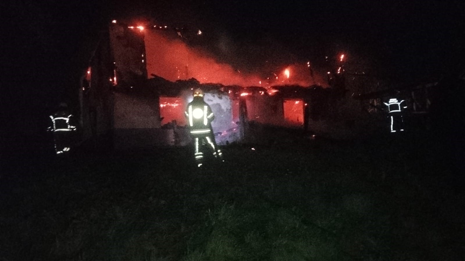 Bursa’da 2 katlı ev alevlere teslim oldu
