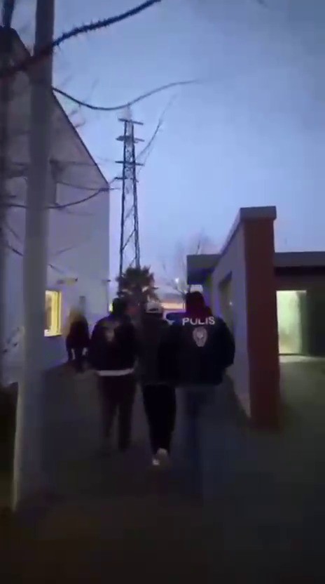 Bursa’da 21 yıl 11 ay hapis cezası bulunan firari yakalandı
