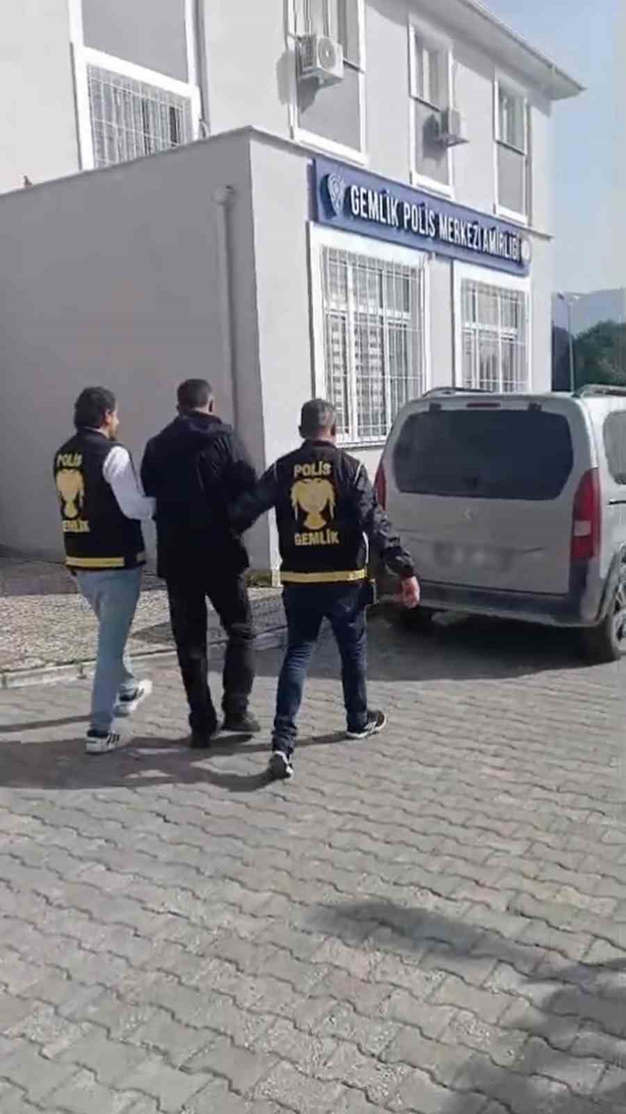 Bursa’da 25 yıl kesinleşmiş hapis cezası bulunan şahıs yakalandı
