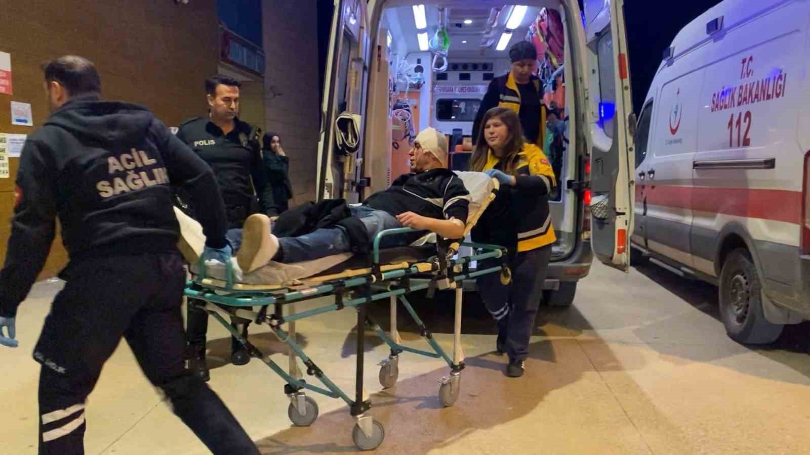 Bursa’da 3 kişi sopalarla darp edildi
