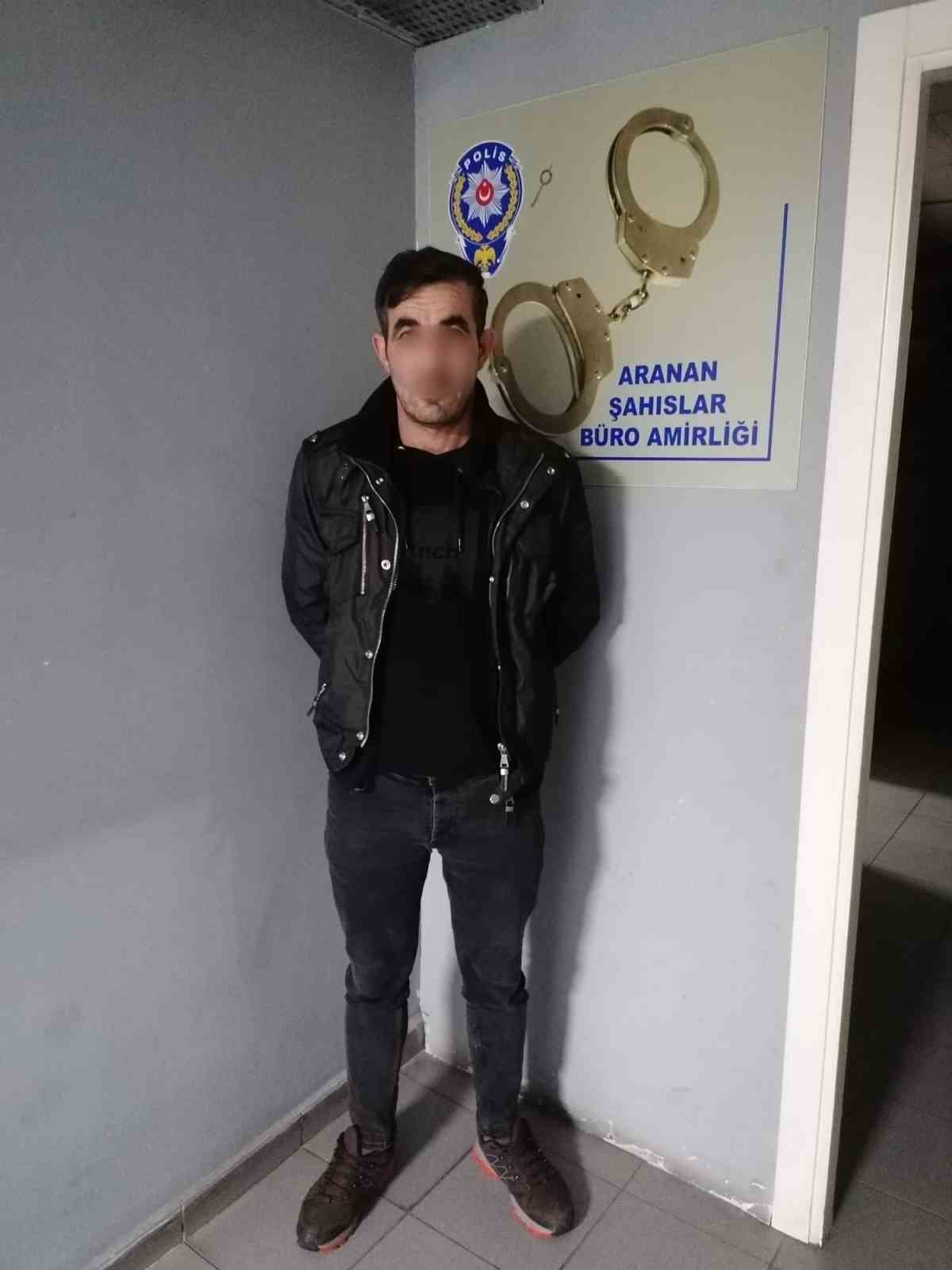 Bursa’da 36 ve 15 yıl hapis cezasıyla aranan iki kati zanlısı yakalandı
