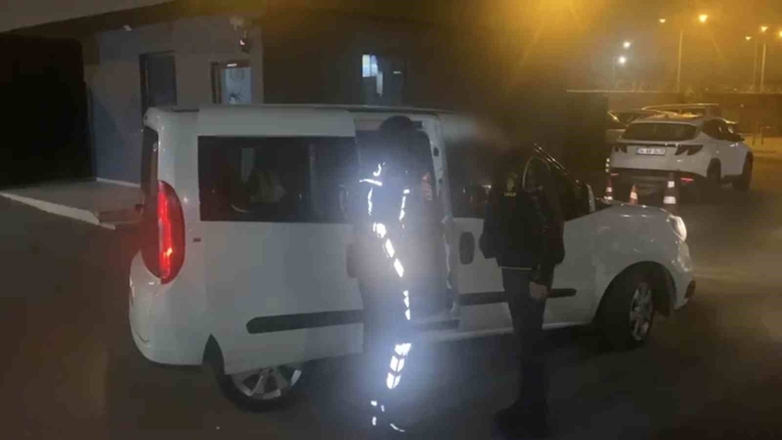 Bursa’da 7 yıldır aranan çocuk emniyetin özel ekibiyle bulundu
Bursa’da 7 yıldır aranan çocuk emniyetin özel ekibiyle bulundu