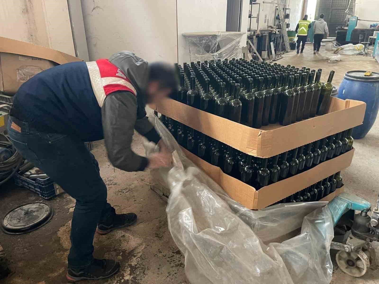 Bursa’da 800 litre kaçak şarap ele geçirildi
