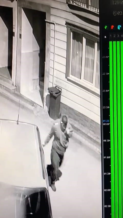 Bursa’da araçlara saldırı güvenlik kamerasına yansıdı
