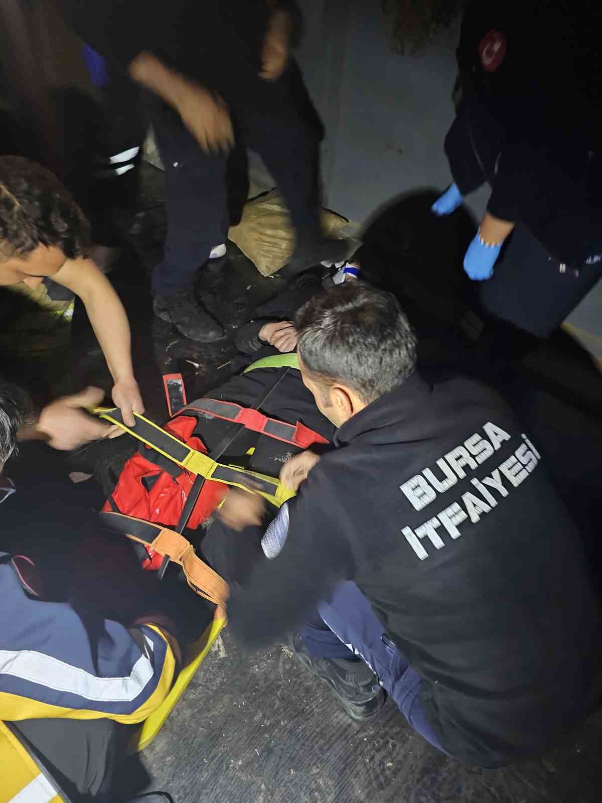 Bursa’da asansör boşluğuna düşen 17 yaşındaki genç ağır yaralandı
