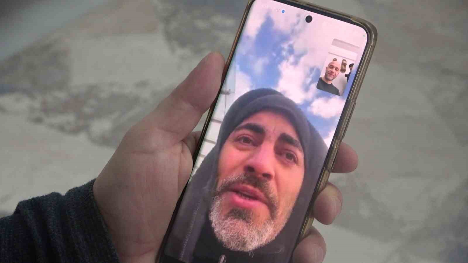 Bursa’da asılsız ihbar ve sipariş kabusu...Yakın arkadaşları da hedef alındı
Bursa’da asılsız ihbar ve sipariş kabusu...Yakın arkadaşları da hedef alındı