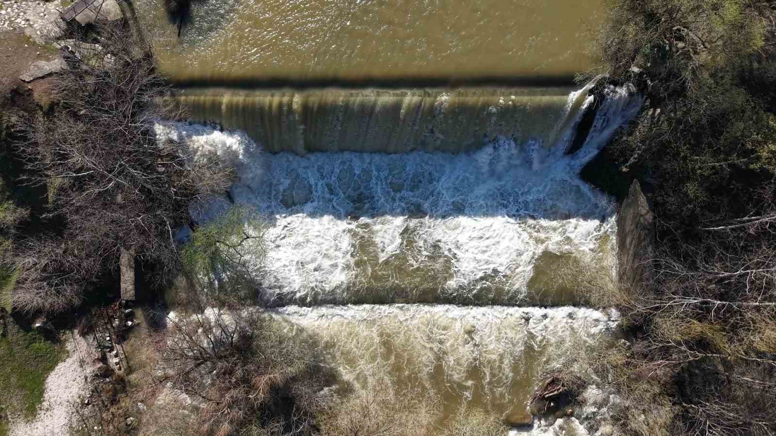 Bursa’da barajların kapakları açıldı
