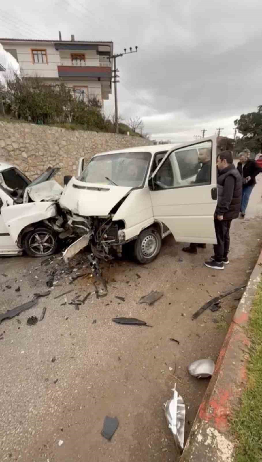 Bursa’da Bayram arifesinde feci kaza kamerada: 7 yaralı
