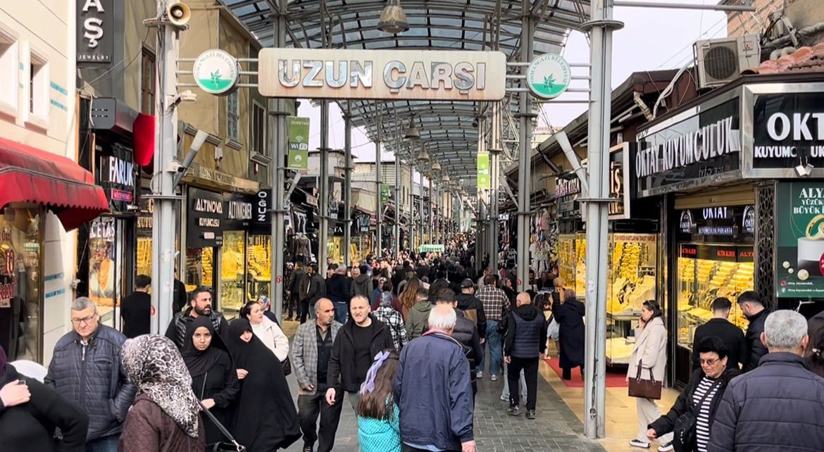 Bursa’da bayram hareketliliği çarşılara yansıdı
