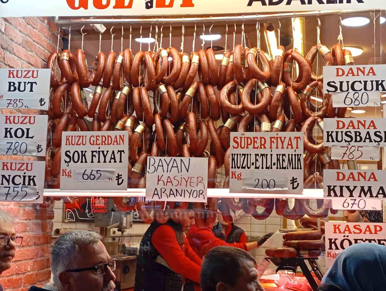 Bursa’da bayram öncesi kasaplarda yoğunluk
