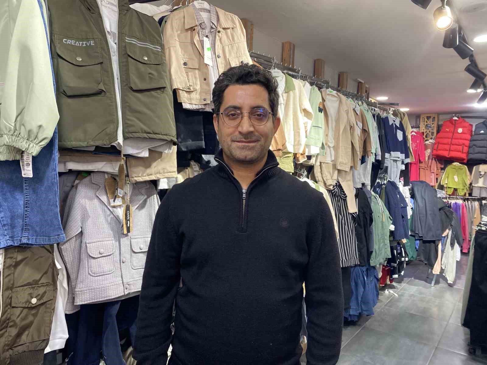 Bursa’da bayram yoğunluğunu fırsat bilen 2 kadın 16 bin liralık ürün çaldı
