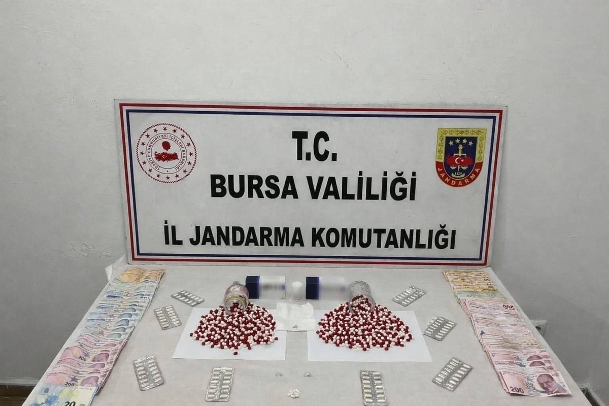 Bursa’da bin 39 adet sentetik hap ele geçirildi

