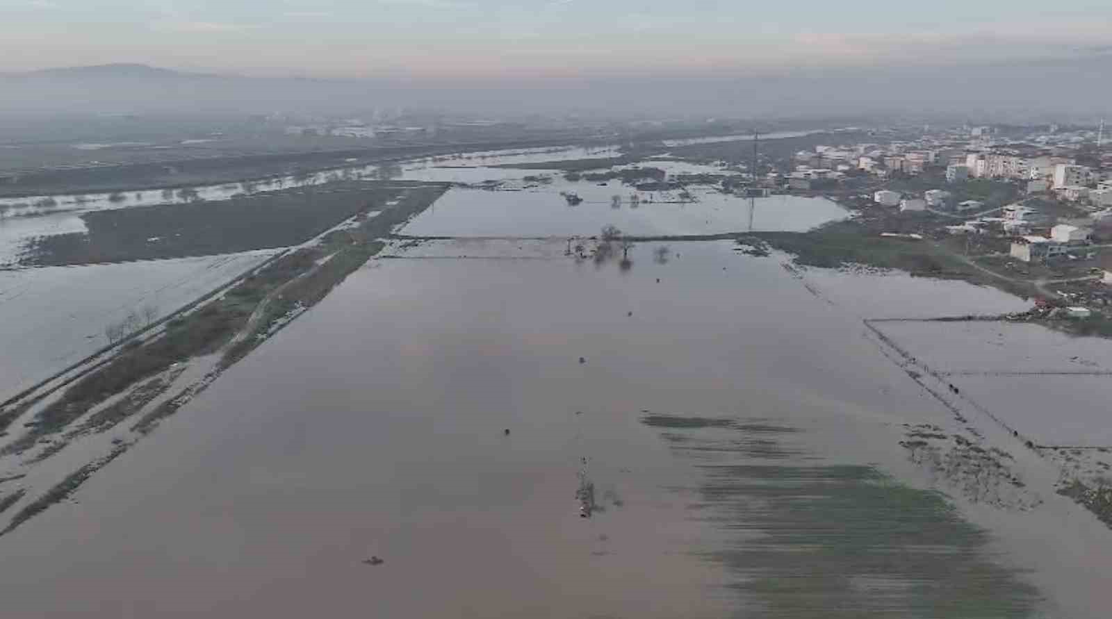 Bursa’da binlerce hektar ekili alan sular altında
