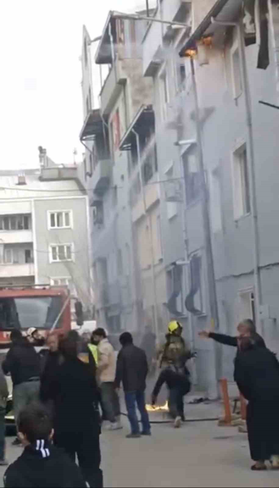 Bursa’da çatı yangını paniği
