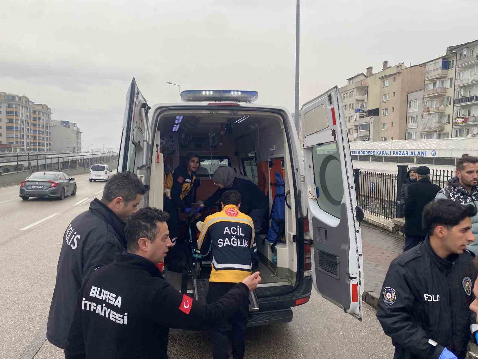 Bursa’da dereye düşen adam kalp masajıyla hayata döndürüldü
