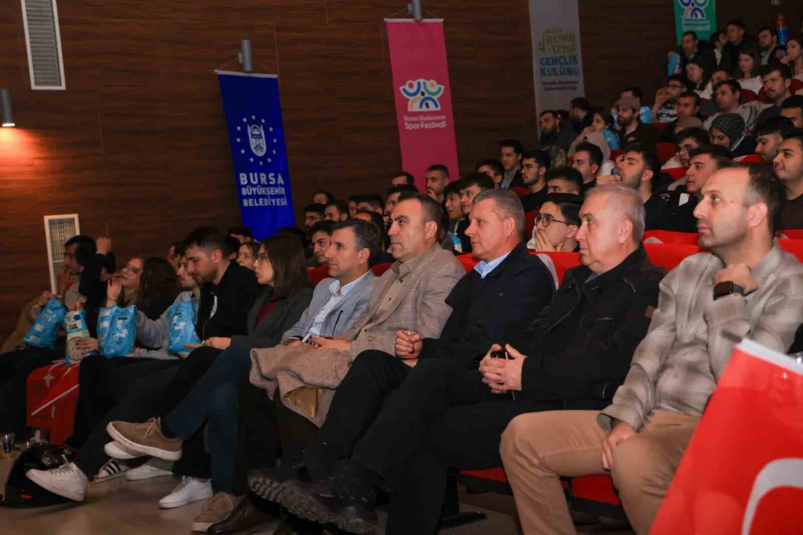 Bursa’da dev ekranda milli coşku
