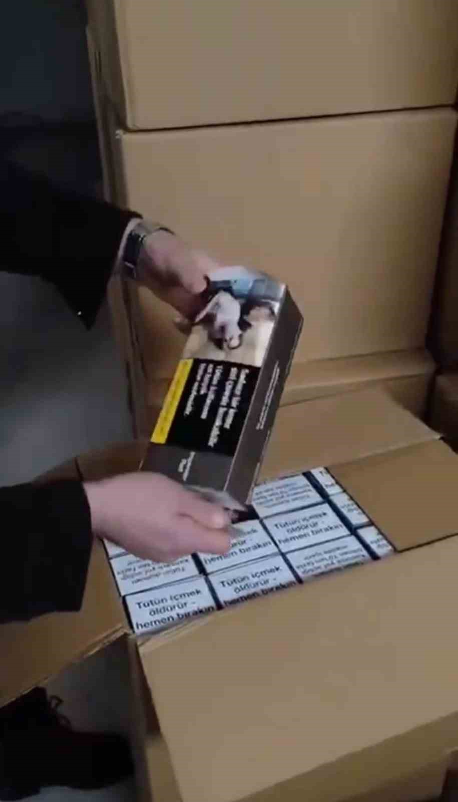 Bursa’da dev kaçak tütün operasyonu...Milyonlarca makaron ele geçirildi
