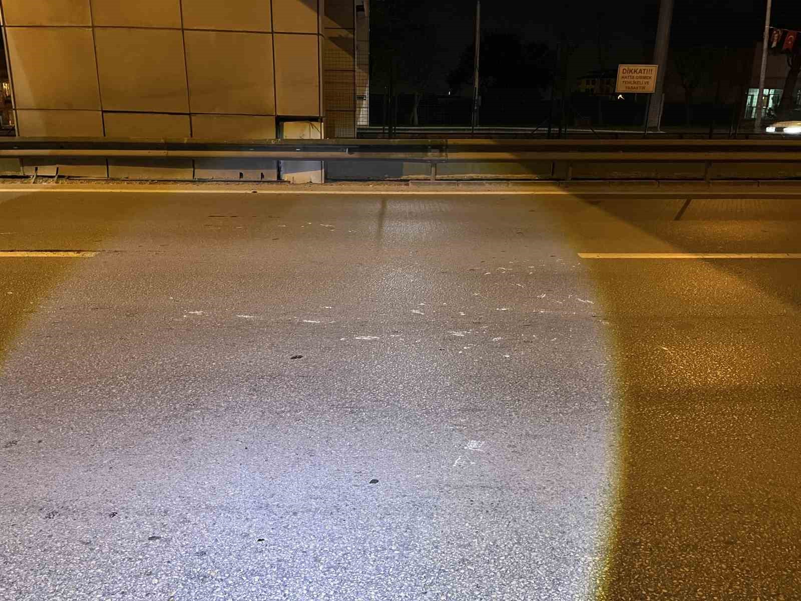 Bursa’da faciaya ramak kala, ağır demir aracın önüne düştü
Bursa’da faciaya ramak kala, ağır demir aracın önüne düştü