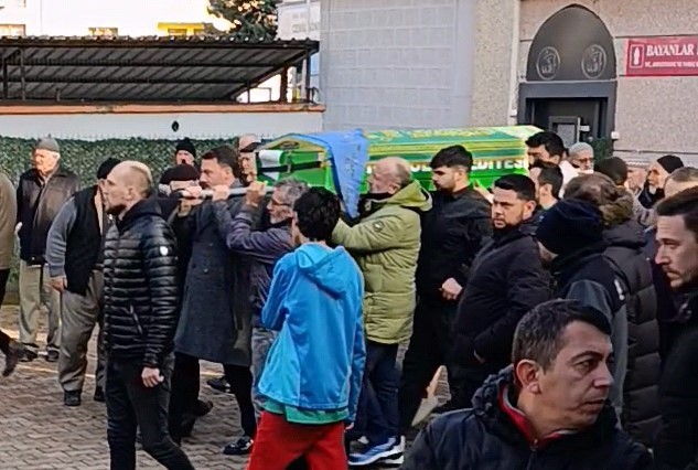 Bursa’da feci kazada hayatını kaybeden 2 genç kız son yolculuğuna uğurlandı
