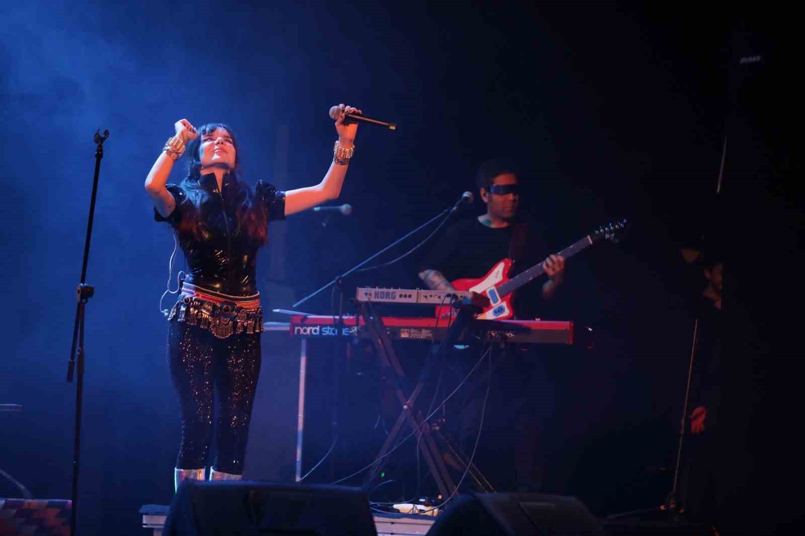 Bursa’da Gaye Su Akyol ile müzik dolu gece
