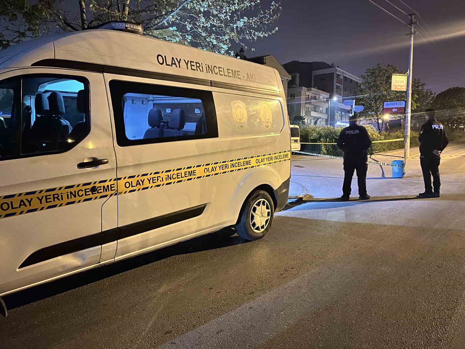 Bursa’da gece yarısı hesaplaşma, aracın önünü kesip ateş açtı
